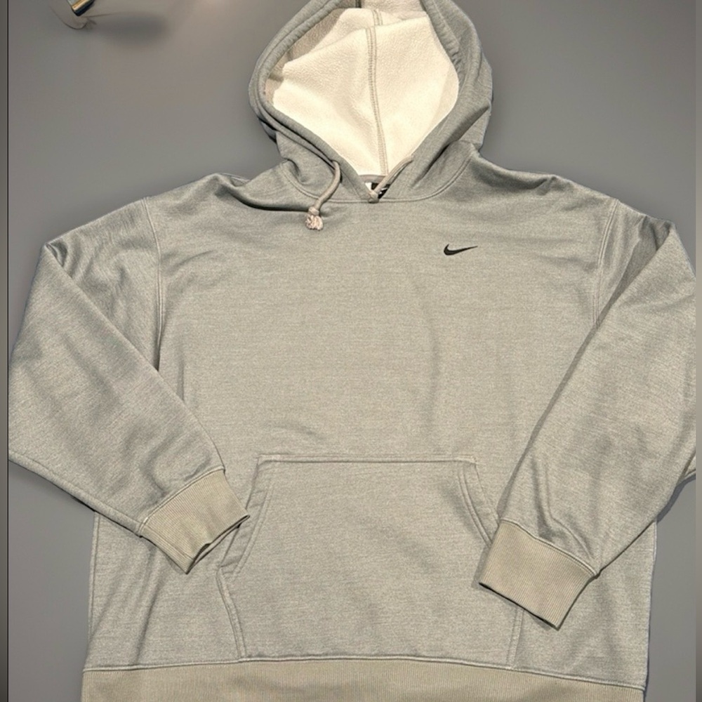 Nike women’s size gray medium hoodie super stretchy and soft